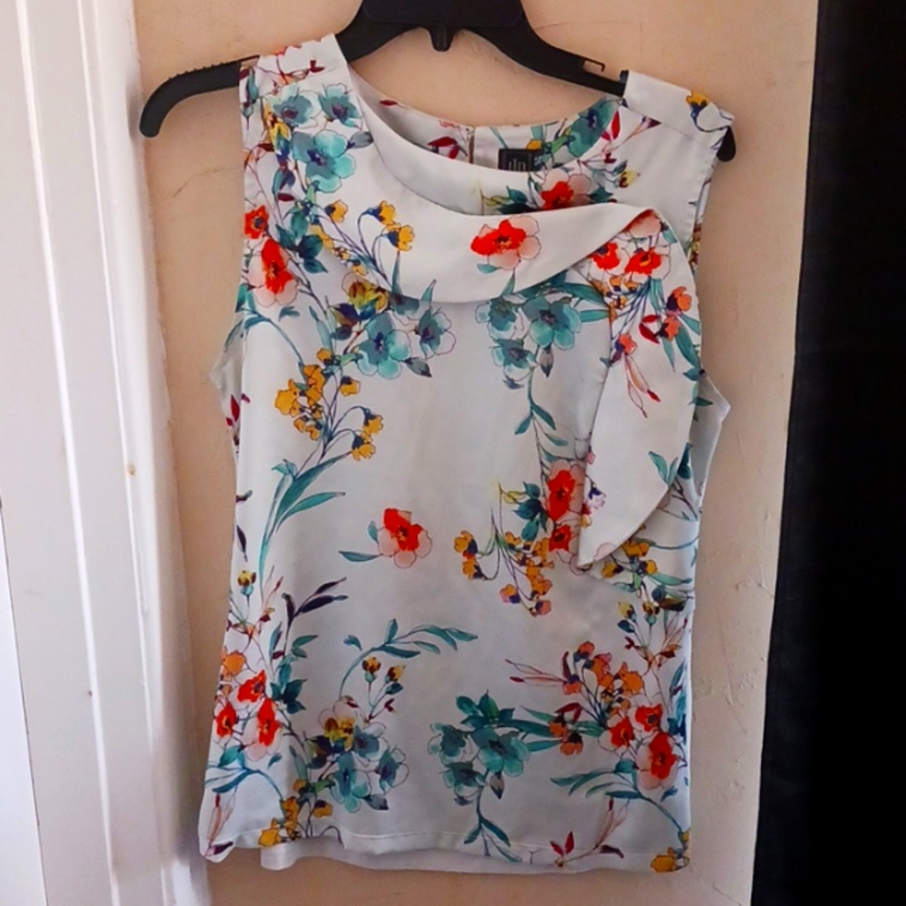 Floral top